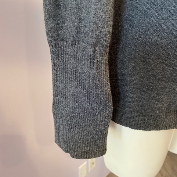 RW&CO grey sweater - Picture 2 of 11